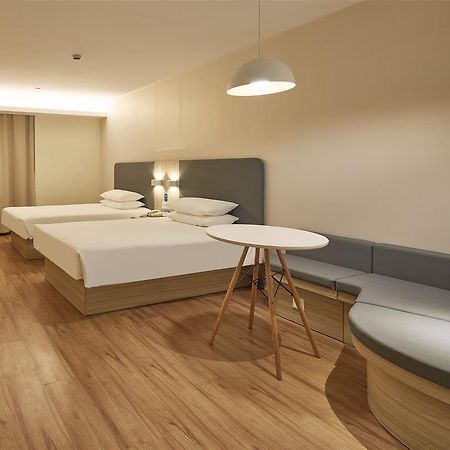 Hanting Hotel Qingdao Zhanqiao Railway Station Екстер'єр фото