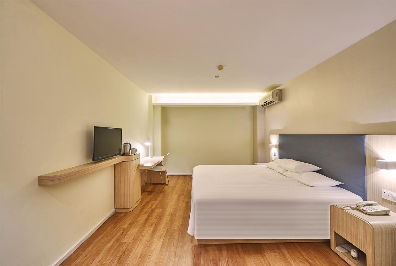 Hanting Hotel Qingdao Zhanqiao Railway Station Екстер'єр фото