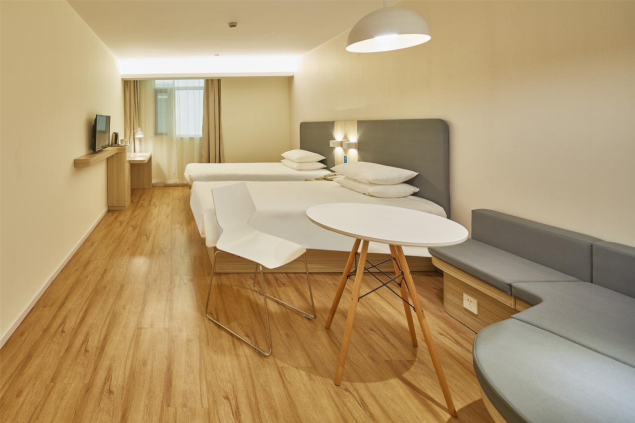 Hanting Hotel Qingdao Zhanqiao Railway Station Екстер'єр фото