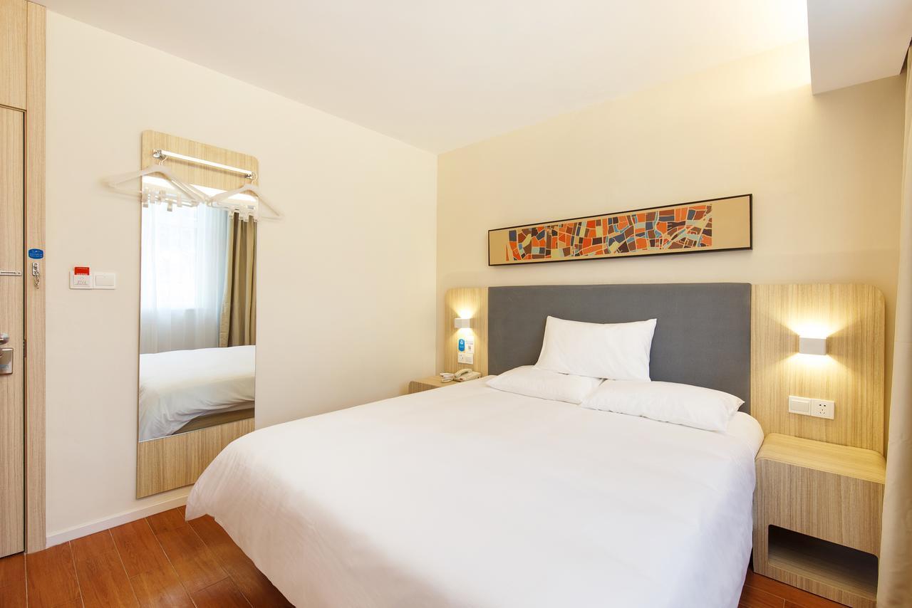 Hanting Hotel Qingdao Zhanqiao Railway Station Екстер'єр фото