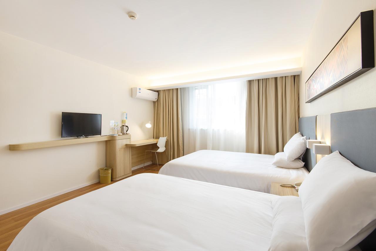 Hanting Hotel Qingdao Zhanqiao Railway Station Екстер'єр фото