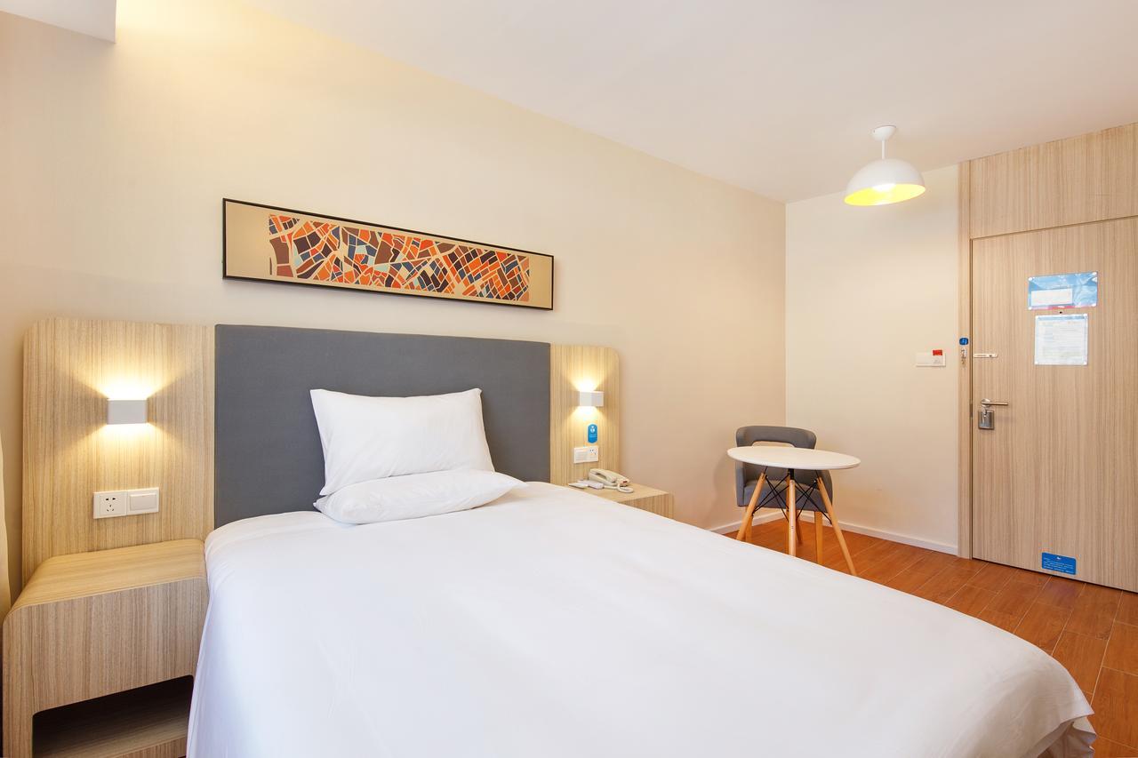 Hanting Hotel Qingdao Zhanqiao Railway Station Екстер'єр фото