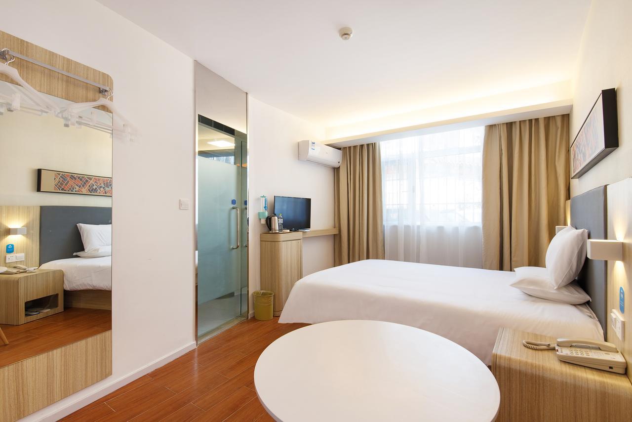 Hanting Hotel Qingdao Zhanqiao Railway Station Екстер'єр фото