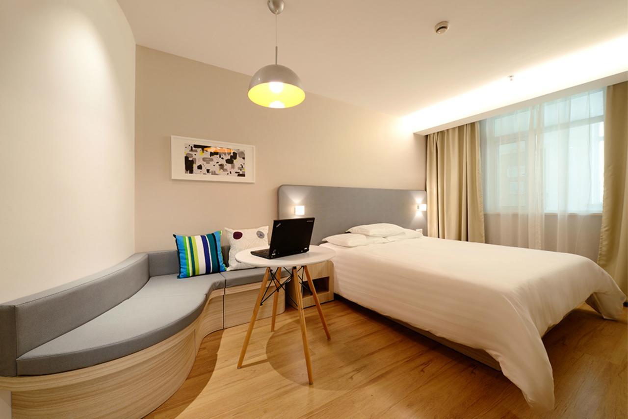 Hanting Hotel Qingdao Zhanqiao Railway Station Екстер'єр фото
