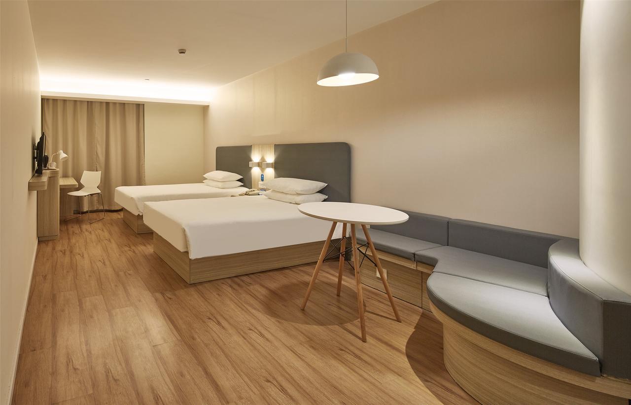 Hanting Hotel Qingdao Zhanqiao Railway Station Екстер'єр фото
