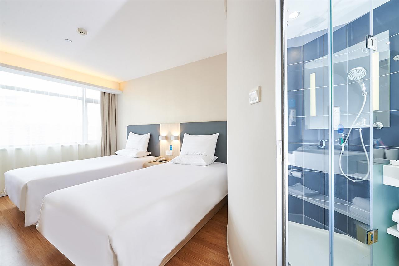 Hanting Hotel Qingdao Zhanqiao Railway Station Екстер'єр фото
