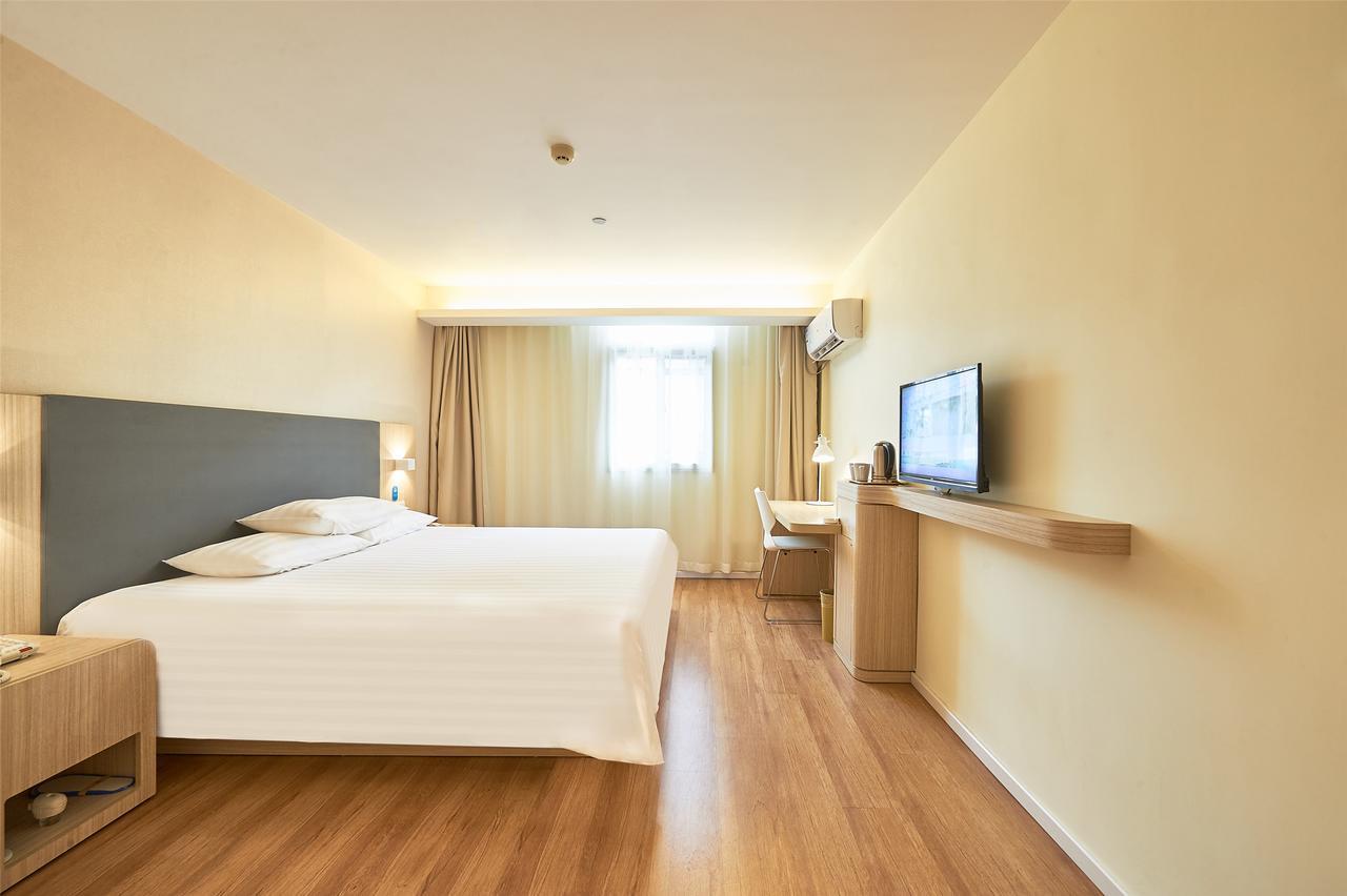 Hanting Hotel Qingdao Zhanqiao Railway Station Екстер'єр фото